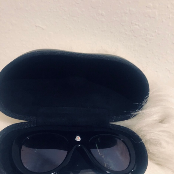 MONCLER Aviator Sunglasses ๐ถ - Picture 4 of 6